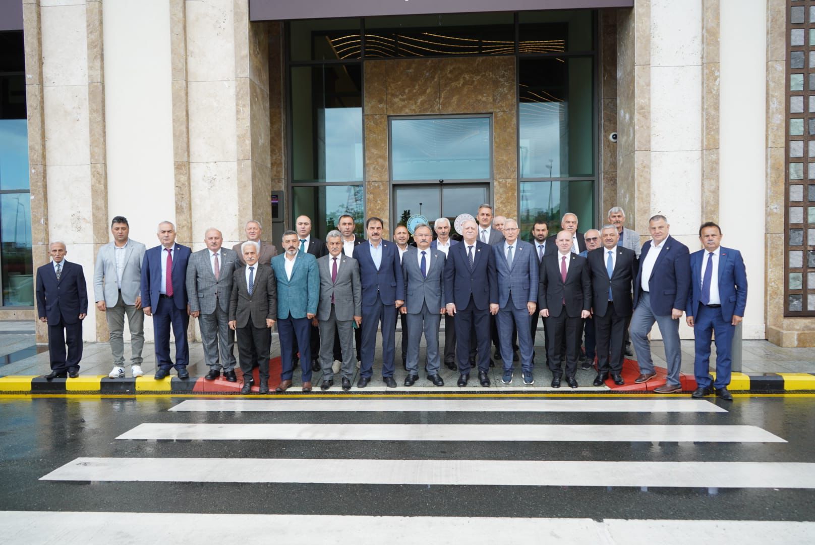 Bayraktar, temaslarda ve incelemelerde bulunmak üzere Rize’ye gitti